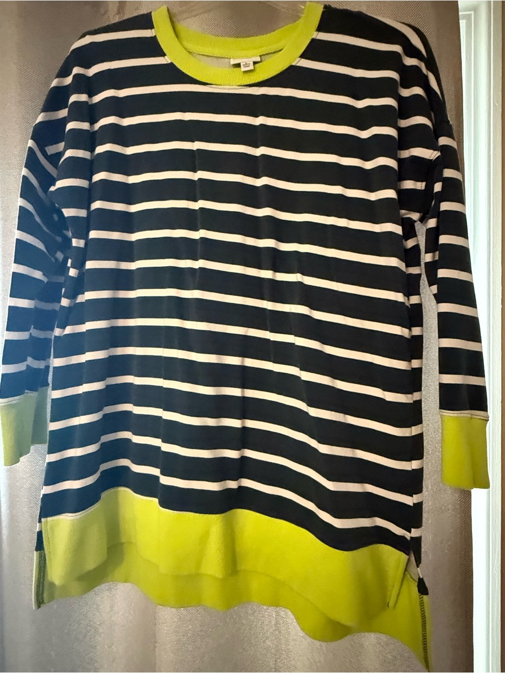 Lularoe Hannah sweatshirt
